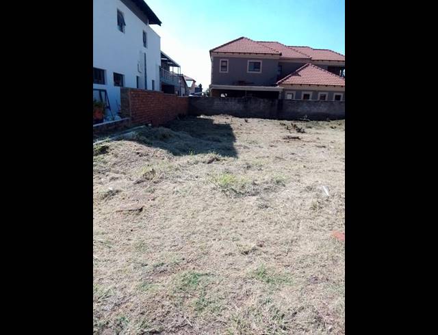 LAND FOR SALE IN THE ORCHARDS